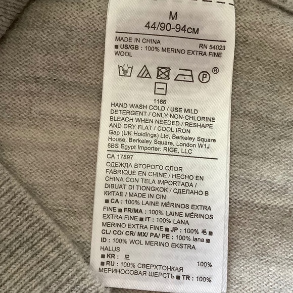 Banana Republic Double V Neck Gray Merino 3/4 sleeve Wool Sweater Medium - Picture 6 of 8